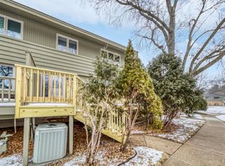 125 Windsor Ct, New Brighton, MN 55112