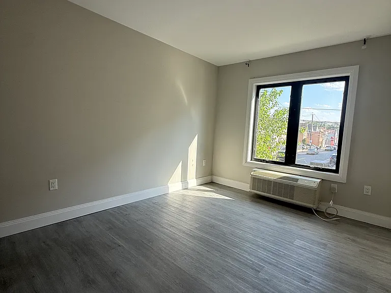 1600 54th St #205 — Photo 17