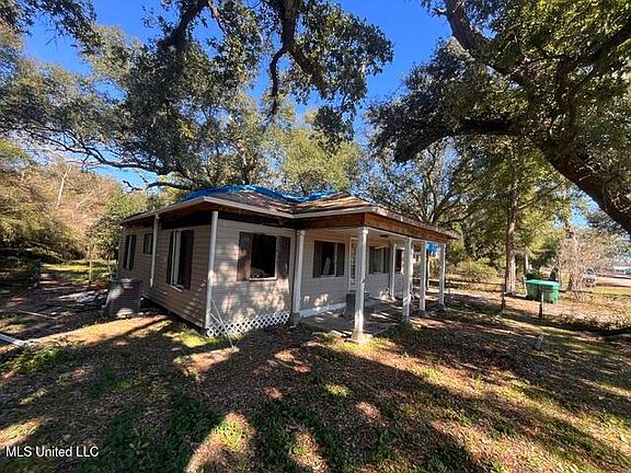 3rd image of 542 Perry Pl