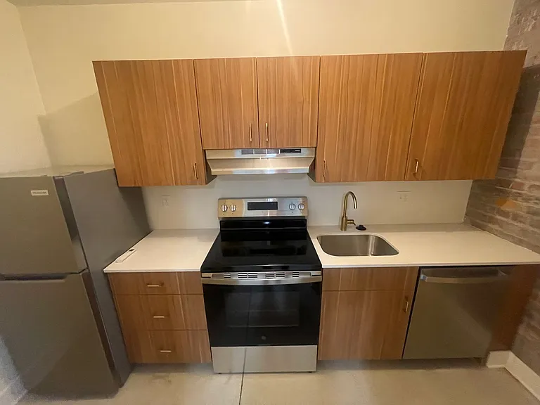 Sterling Apartments — Photo 44