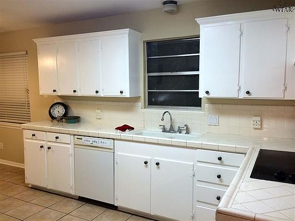 3rd image of 4215 Berwick Dr