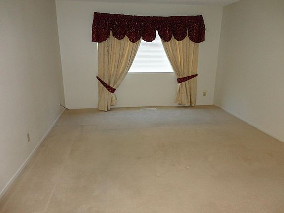 4th image of 359 Otono Ct