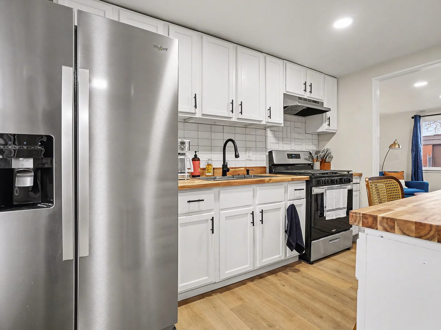 2 bed, 752 sqft, $2,400 — Photo 4