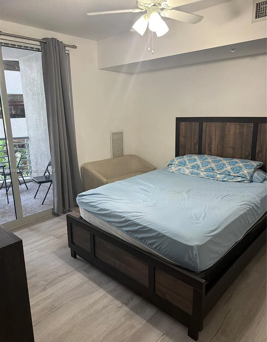 Radius Condo — Photo 4