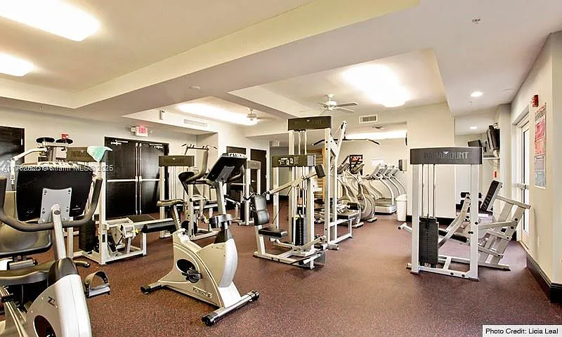 Alaqua Condo — Photo 2