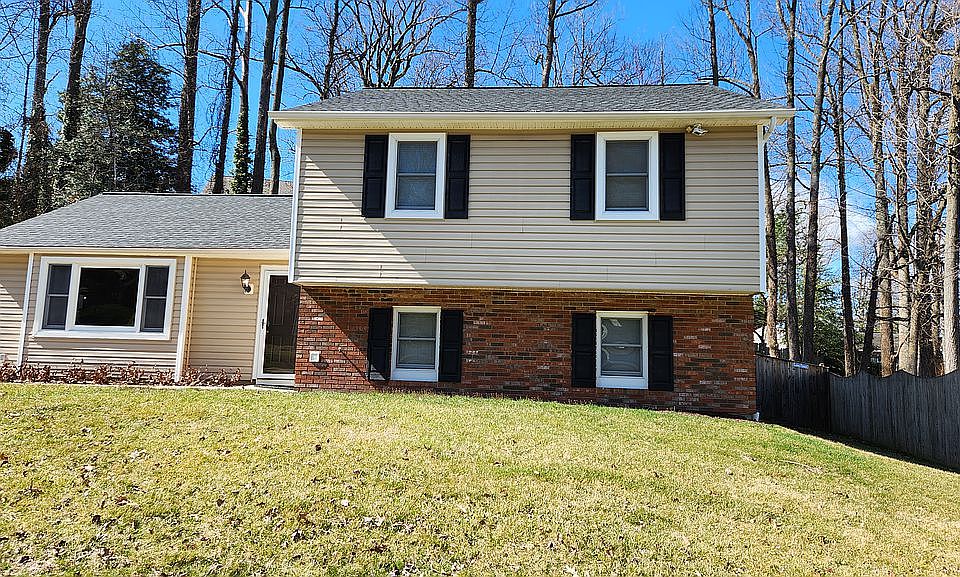 1st image of 936 Marine Dr