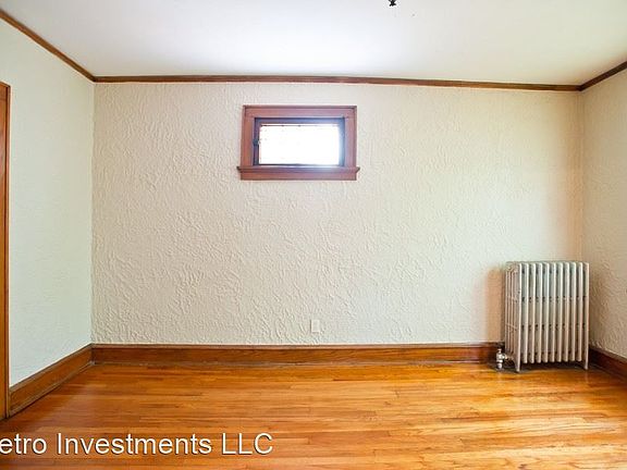 3rd image of 904A E Center St APT 3