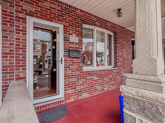 2nd image of 2608 E Ontario St