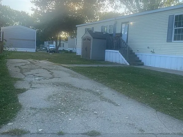 38 Daisy Ln, Belton, MO 64012