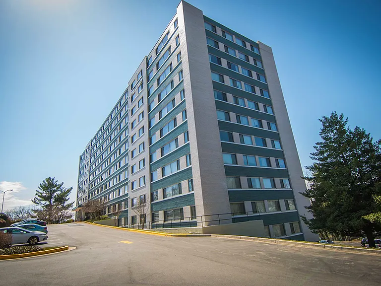 8600 Apartments Building Side 01
