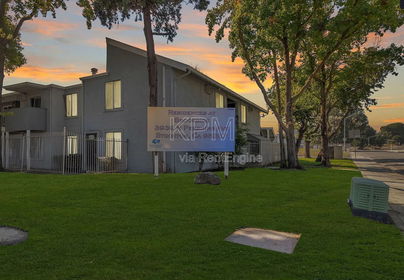Residences at Brookside — Photo 2