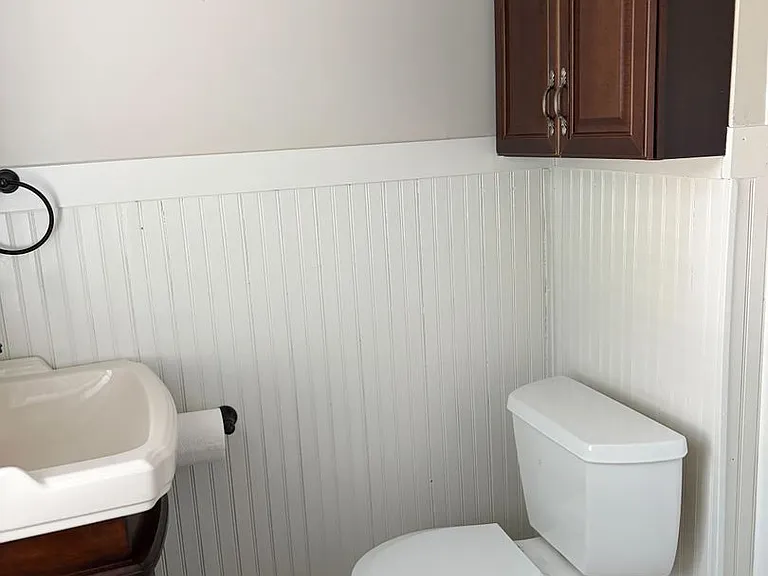 2717 Caldwell Ave S — Photo 35
