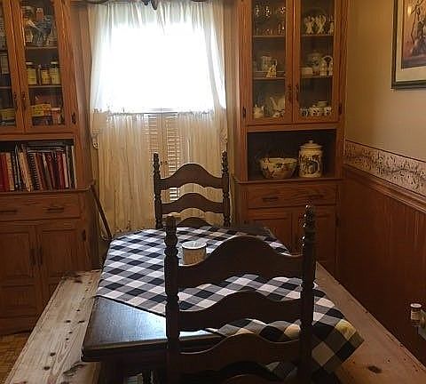 4th image of 1711 Raymond Ave
