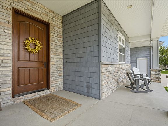 3rd image of 4032 Windfall Dr NW
