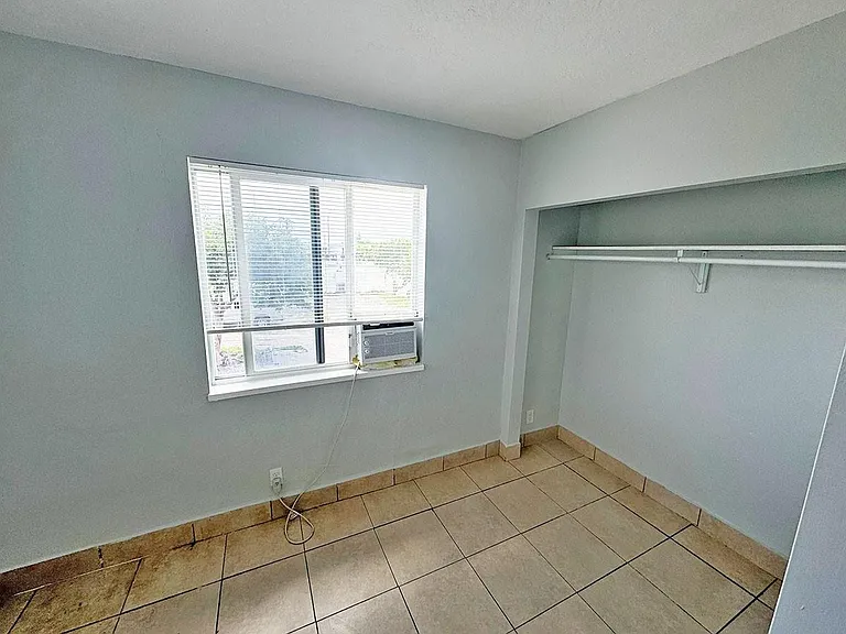 100 NW 30th Ave #1 — Photo 10