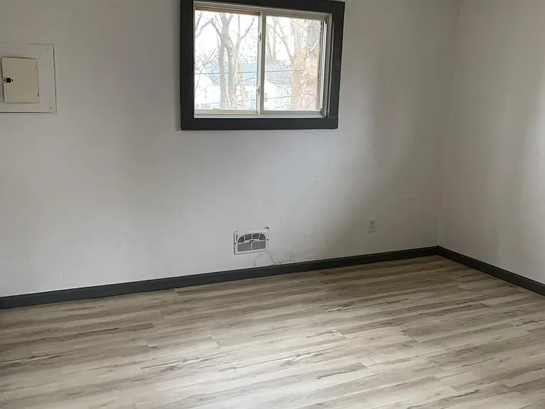 1203 Tennyson Ave — Photo 9