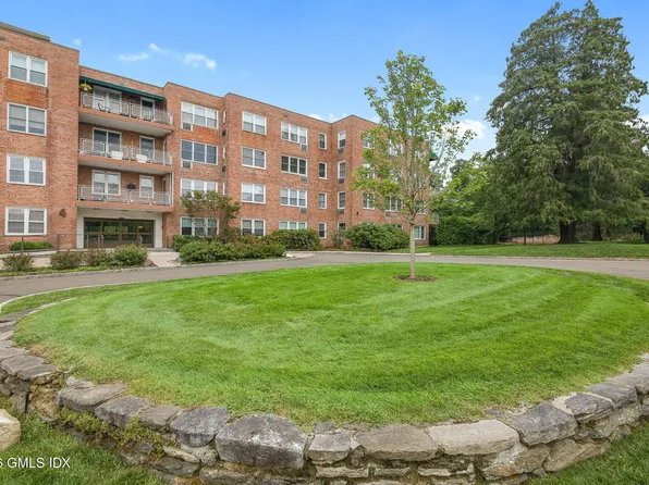 4 Putnam Hl #3H, Greenwich, CT 06830