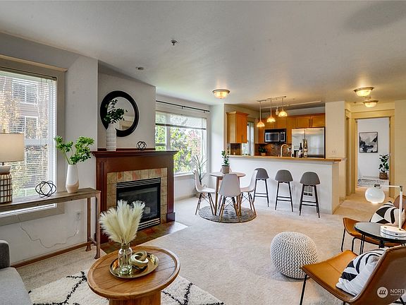 2nd image of 326 Queen Anne Avenue N #401