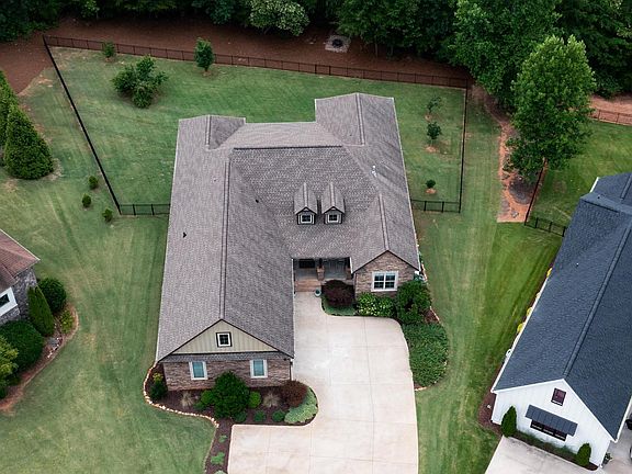 2nd image of 383 Island Green Ln