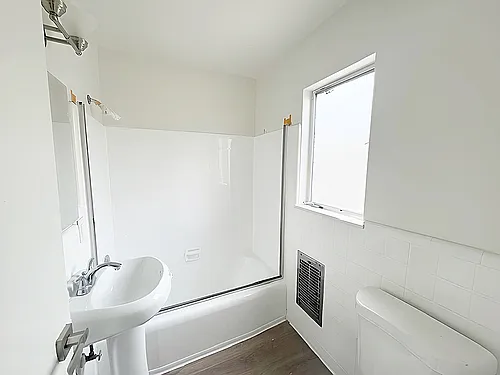 470 S Mariposa Ave #7 — Photo 13