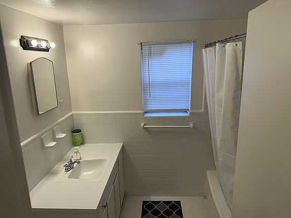 Upstairs Bathroom - Both Bathrooms are Shared with Your Fellow House Guests and have the Same Features.