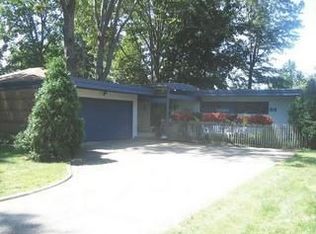 818 Lloyd Rd, Wickliffe, OH 44092