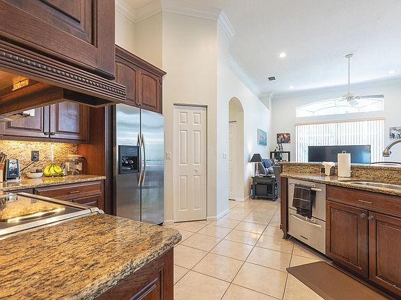 4th image of 1598 SE Ballantrae Ct