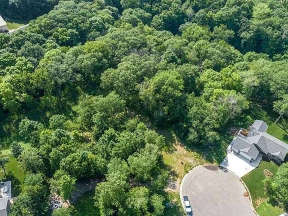 2nd image of 180 Woodland Dr