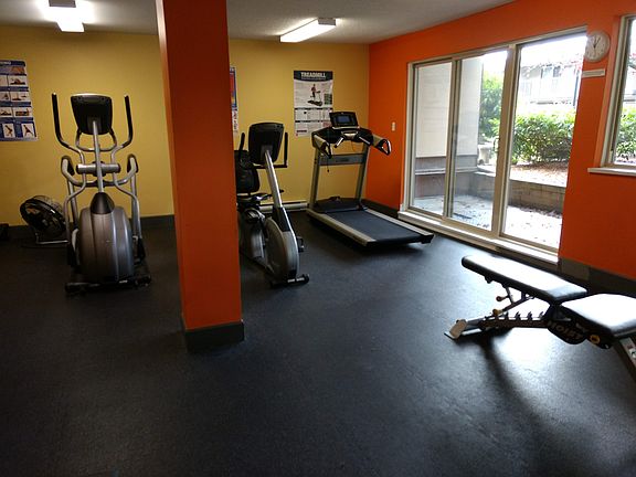 4th image of 9847 Manchester Dr #105