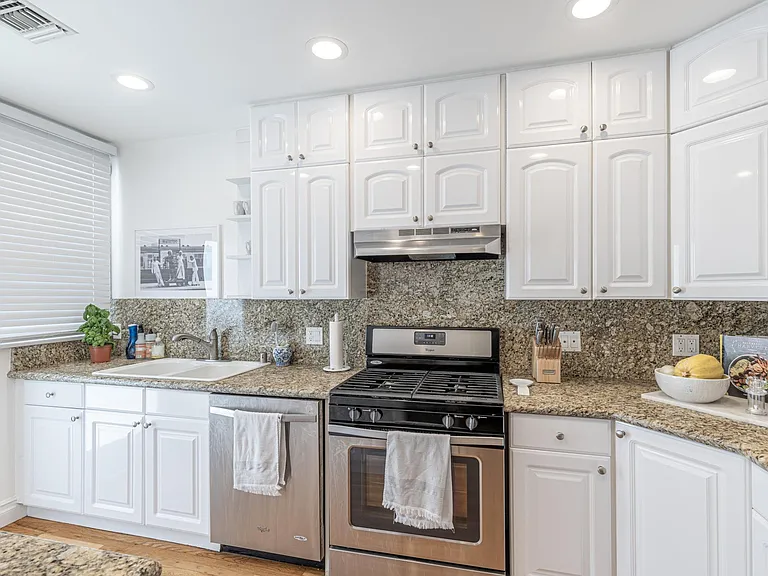 1412 Kelton Ave #1416.5 — Photo 18