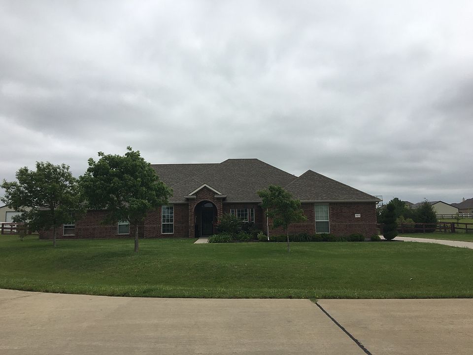 1 ACRE, 3341 SF, 5 BR, 2.5 B