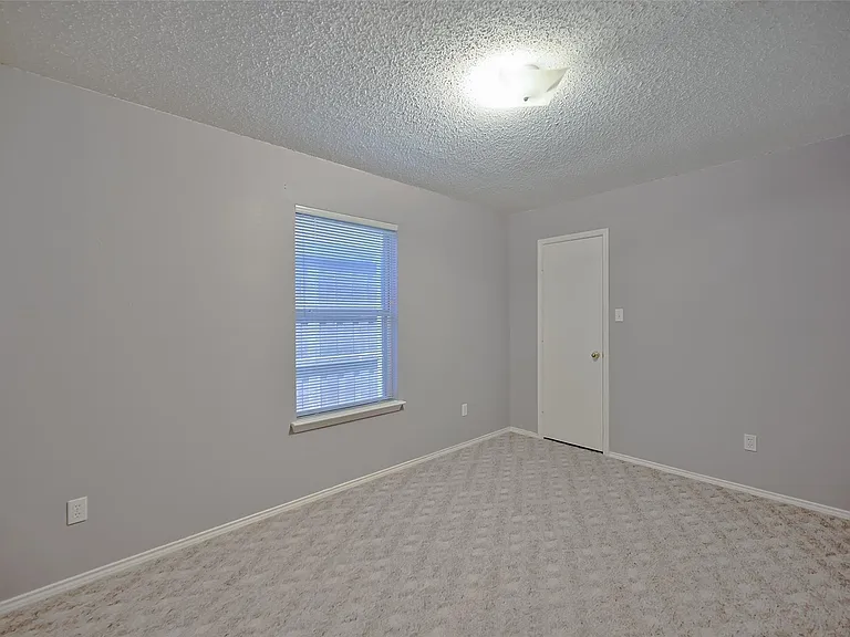 907 Clear Creek Dr — Photo 22