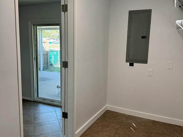 Laundry/storage