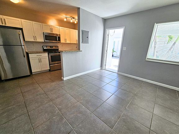 4th image of 641 NE 8th Ave