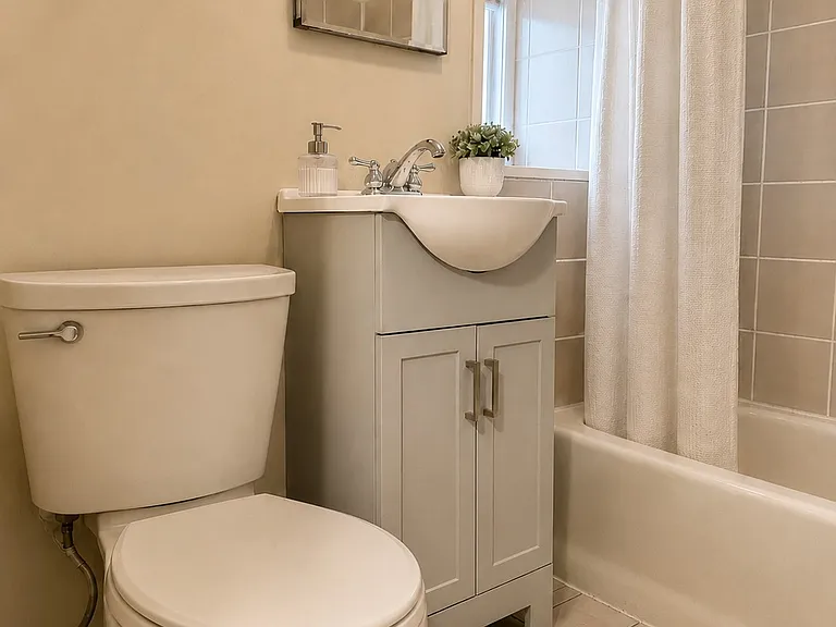 6 Sutherland Rd #25 — Photo 10