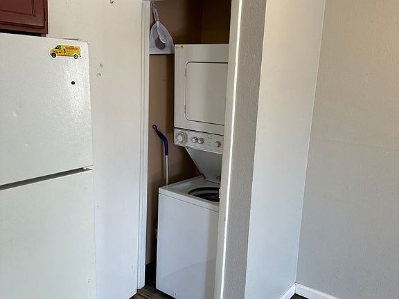 5th image of 2609 E Dale St APT 7N