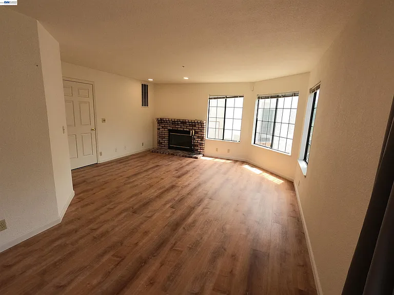 19179 Alpha Ct — Photo 17