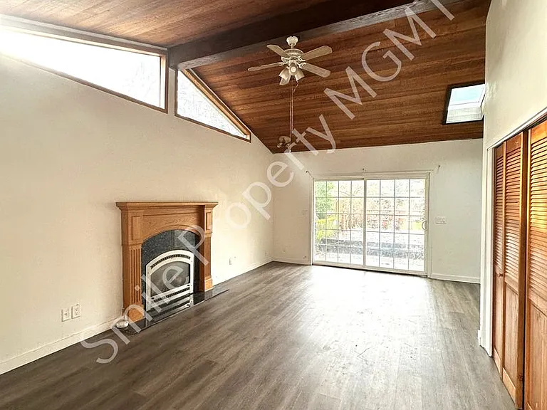 6555 SE 97th Ave — Photo 2