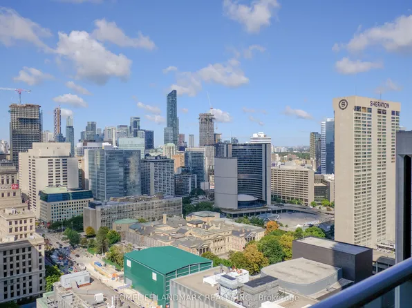 126 Simcoe St #3306, Toronto, ON M5H 4E6