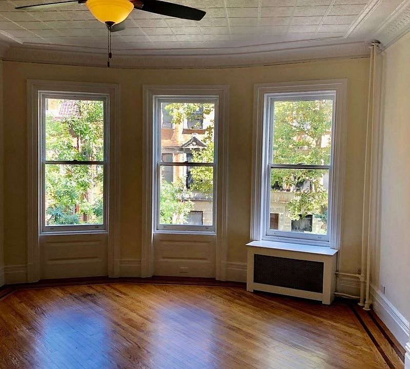 1st image of 30 Montgomery Pl APT 3
