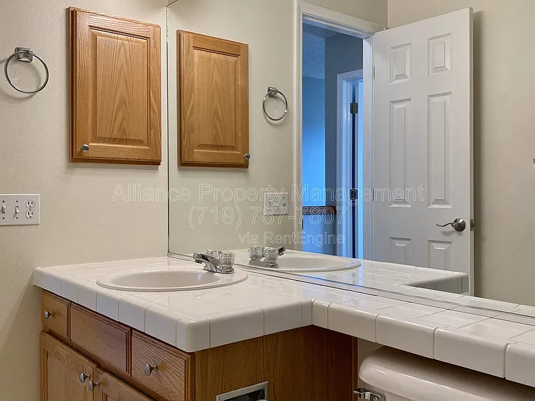 2825 Dristol Dr — Photo 27
