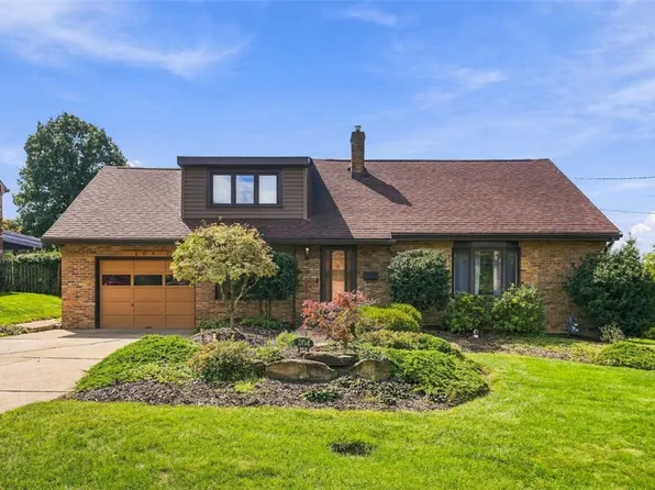 204 Pickwick Dr, Bethel Park, PA 15102