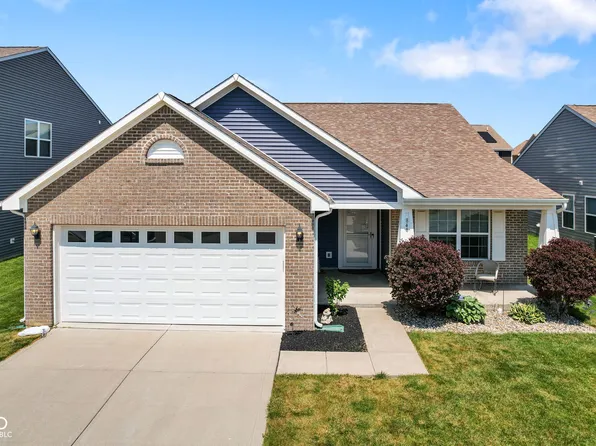 848 Coralberry Ln, Greenwood, IN 46143