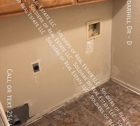 5th image of 1813 Cedarhill Dr APT D