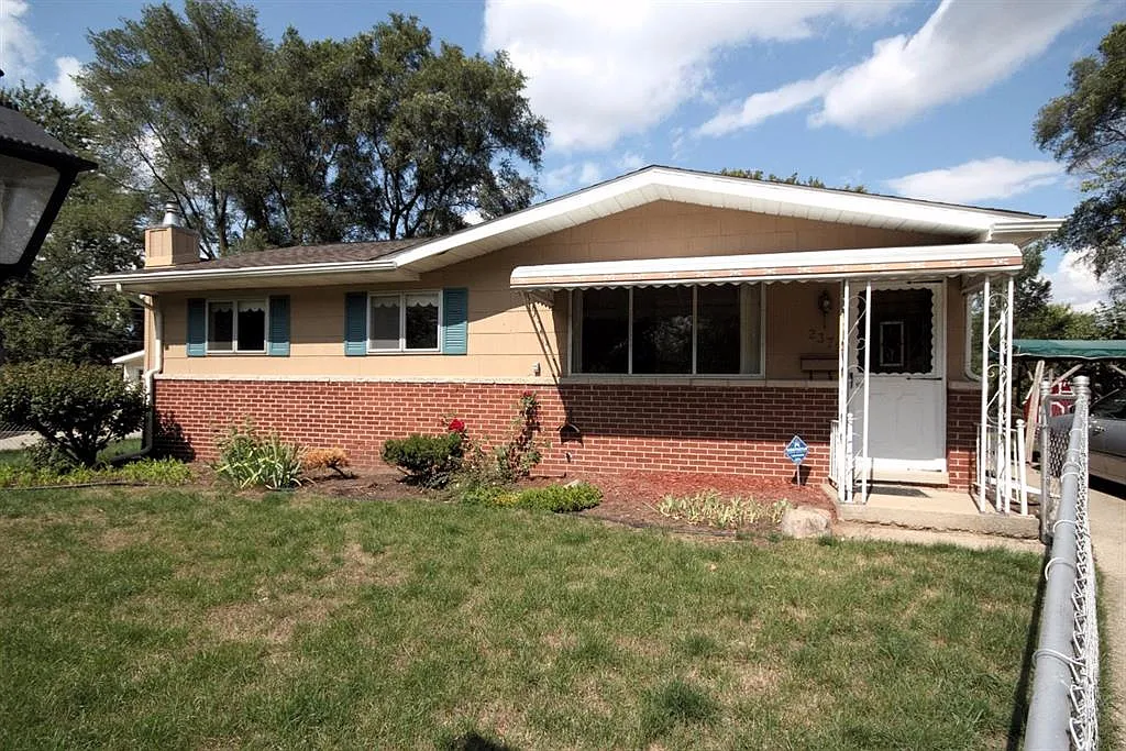 2379 Briardale Ct photo 1