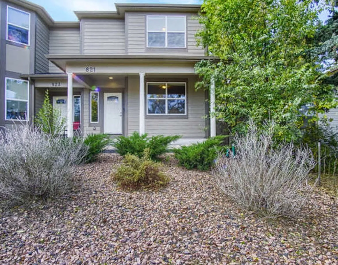 3 bed, 2.5 bath, 1468 sqft, $2,100 — Photo 1