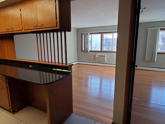 2nd image of 3428 Harriet Ave #2