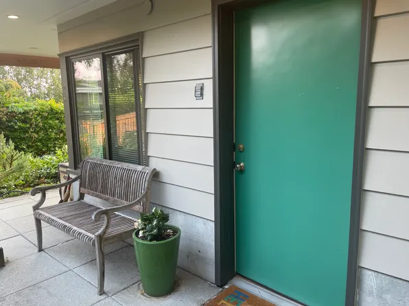 5825 Oberlin Ave NE, Seattle, WA 98105