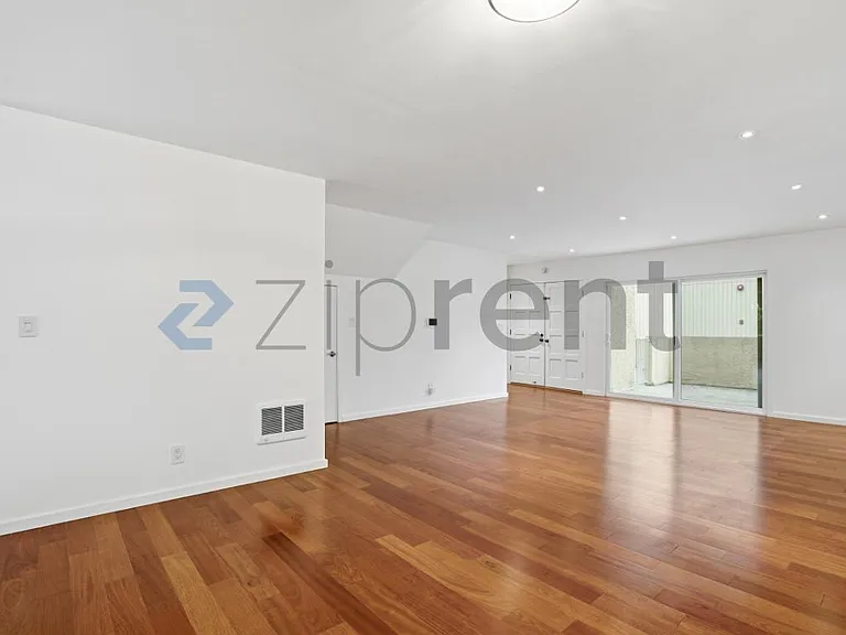 1200 Opal St #22 — Photo 8