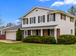 1858 Thomas Dr, East Troy, WI 53120